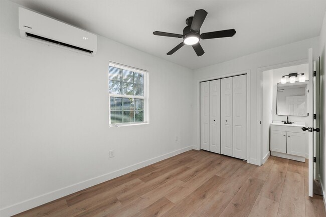 Building Photo - 5406 Firefly St