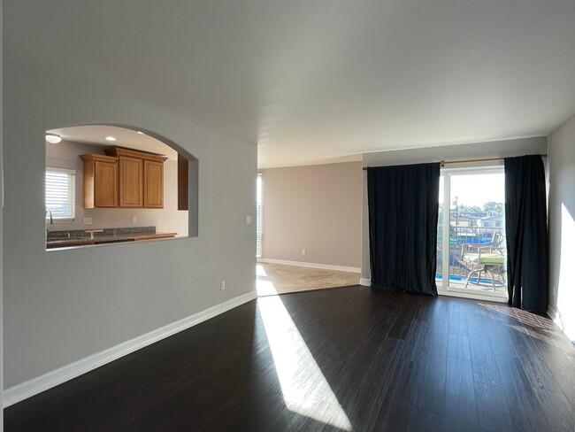 Building Photo - Beautiful Remodeled Condo In North Park w/...