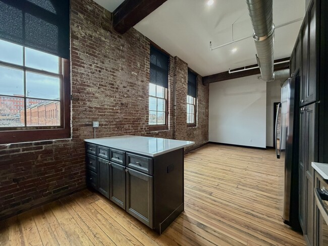 Building Photo - 2017 Chouteau Ave