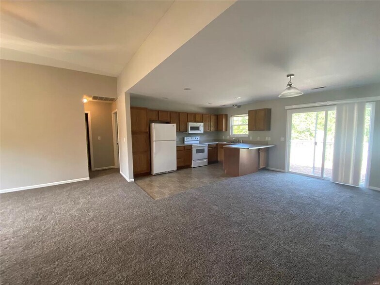 Kitchen - 15905 Tracker Ln