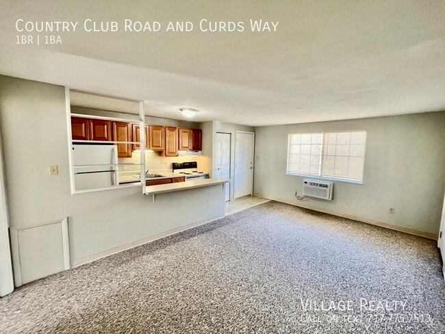 Building Photo - 671 Country Club Rd