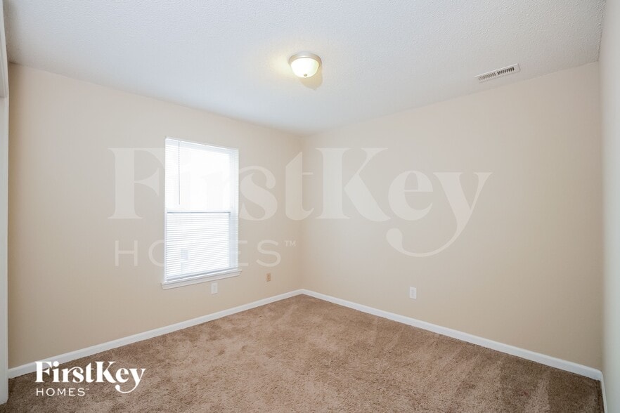 Building Photo - 220 Woodstream Ct