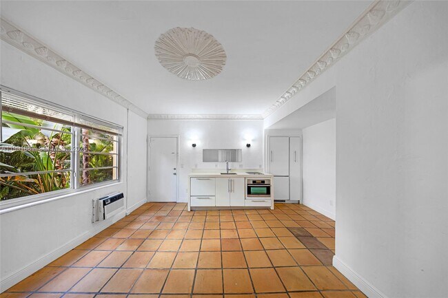 Building Photo - 844 Jefferson Ave