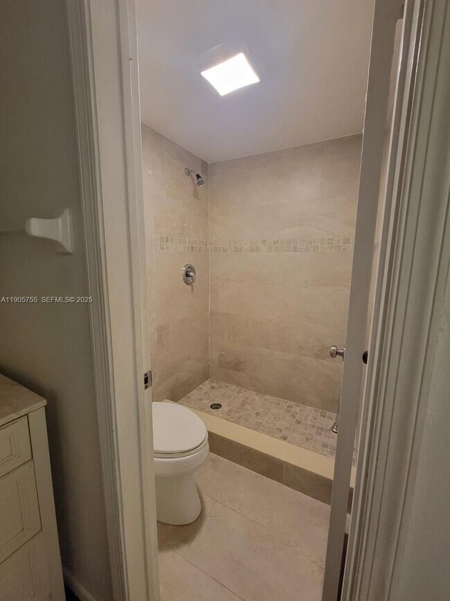 Building Photo - 4321 NW 9th Ave