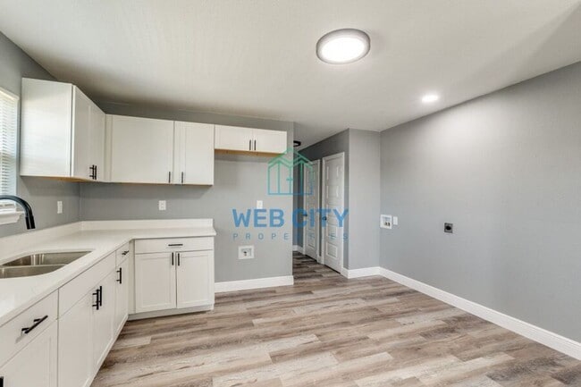 Building Photo - 1819 Lea Crest Dr