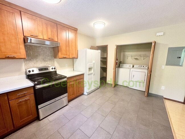 Building Photo - Gorgeous two bedroom in St. John’s!