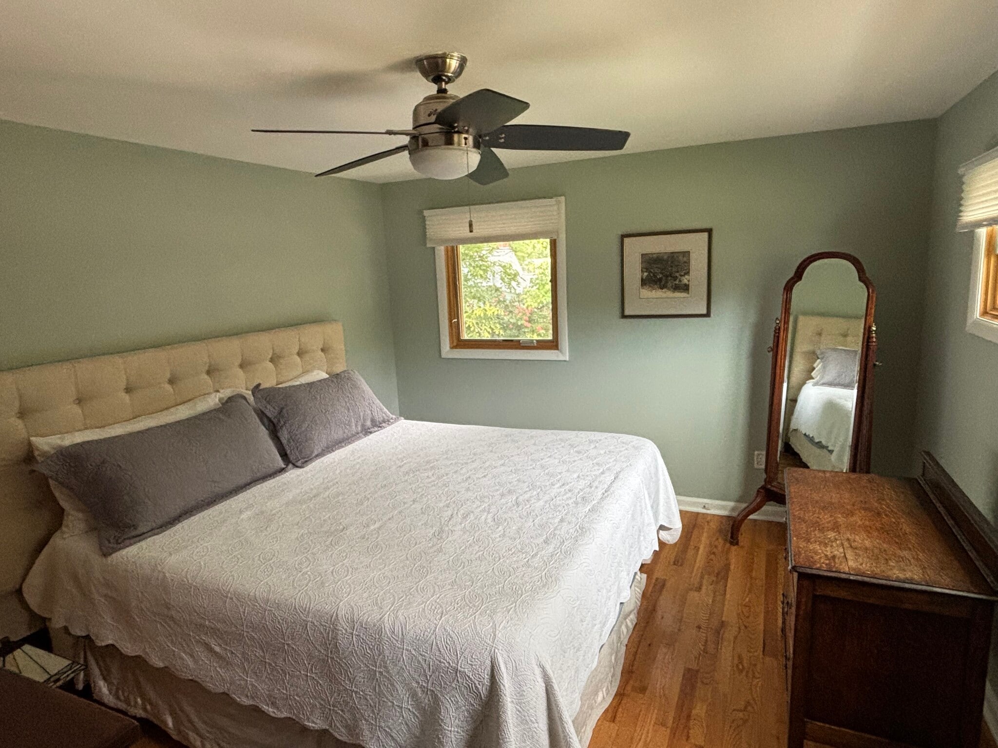 Master Bedroom (King Size High End Memory Foam) - 4712 Surry Pl