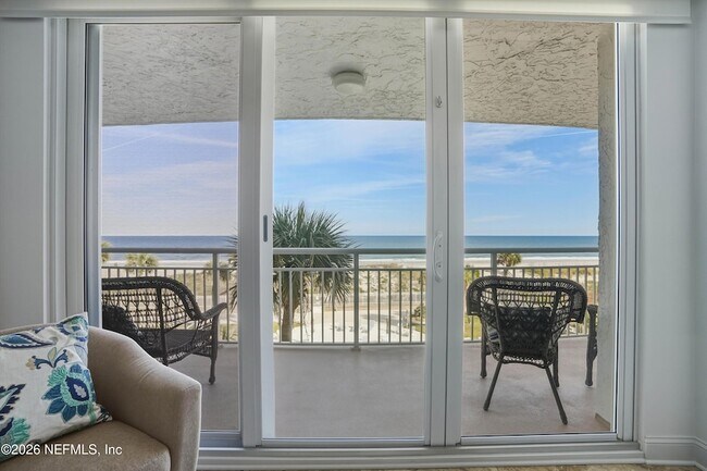 Building Photo - 1601 Ocean Dr S