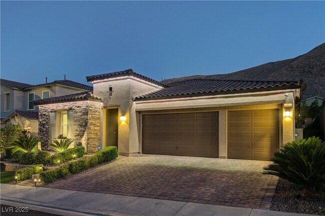 Building Photo - 3943 Reyes Ave