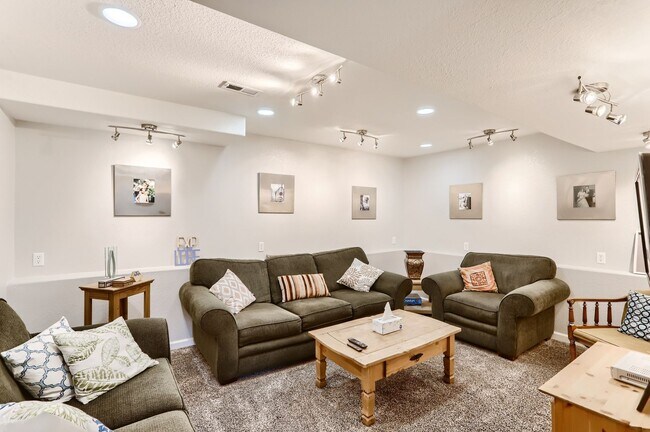 Building Photo - 1628 Centaur Cir