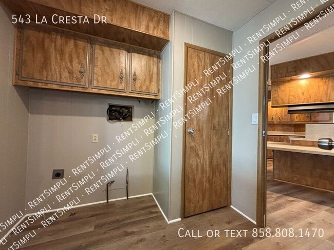 Building Photo - 543 La Cresta Dr