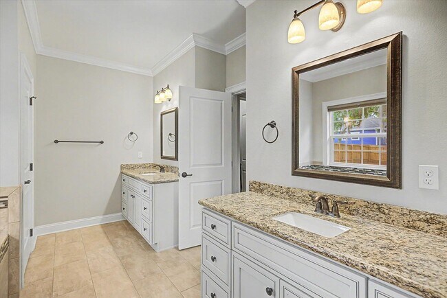 Building Photo - 7492 Sunny Mariana Ct