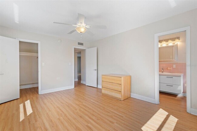 Building Photo - 503 Monterey Blvd NE