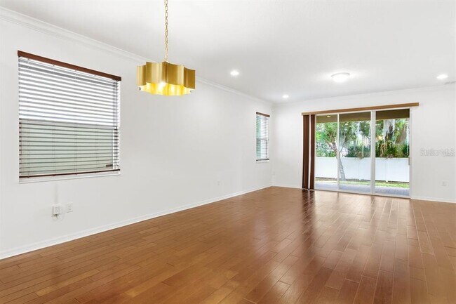 Building Photo - 2669 Peony Dr