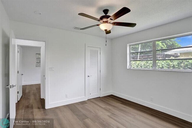 Building Photo - 161 SW 75th Ave