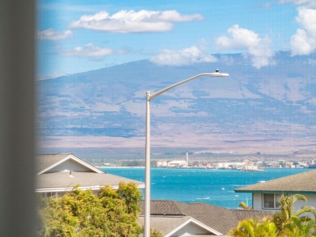 Building Photo - Luxury Maui Living in a Spacious Wailuku S...