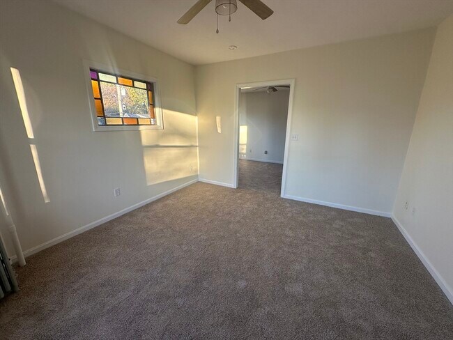 Building Photo - 394 Hollis St