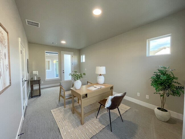 Building Photo - 6273 S Binky Ave