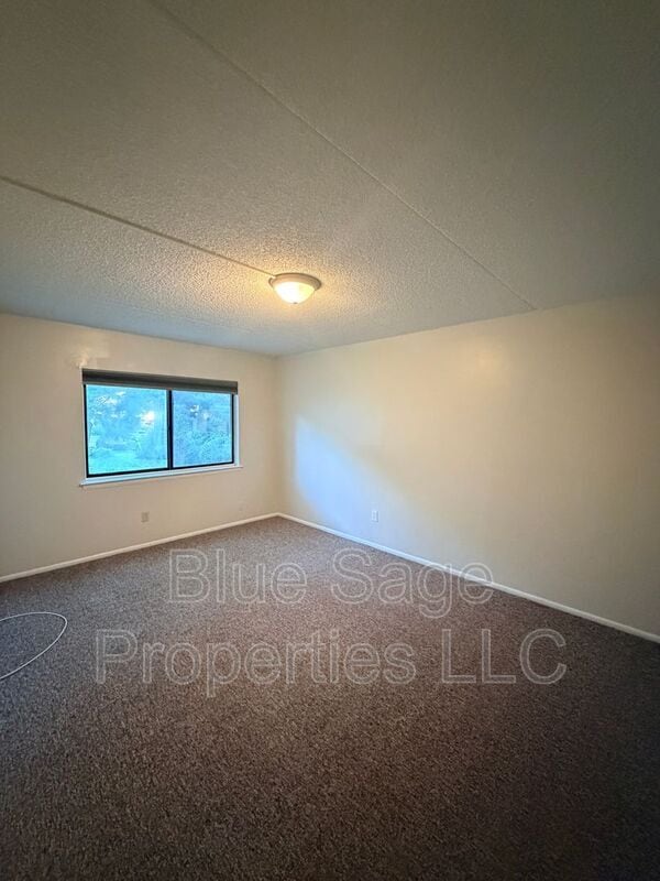 Building Photo - 768 Putnam Blvd