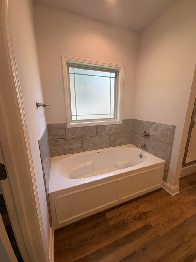 Building Photo - Beaultiful 3 bed 2 bath home in Long Beach