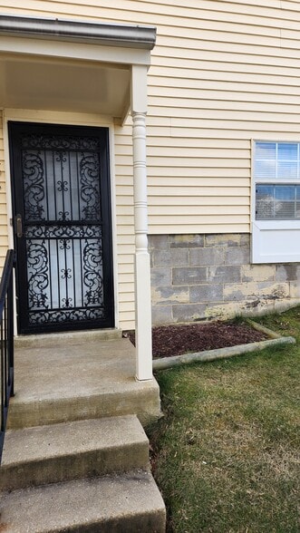 Primary Photo - 134 Azalea Ct