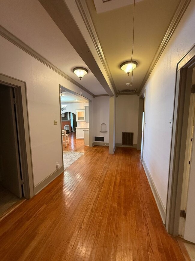 Building Photo - Charming Historic Highland Rental – 3BR, 2...