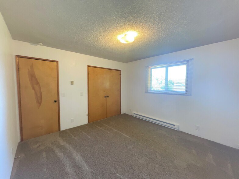 Building Photo - 703 Easy St