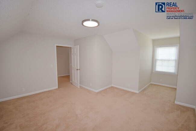 Building Photo - 2107 Londonderry Dr