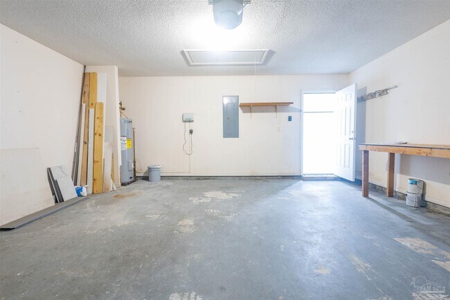 Building Photo - 3057 Illinois Pl