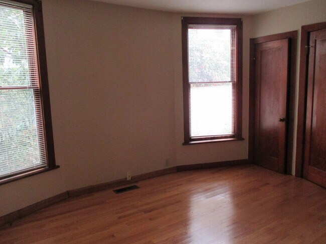 Building Photo - 517 N J St