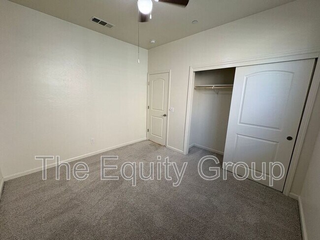 Building Photo - 3215 N Kent St