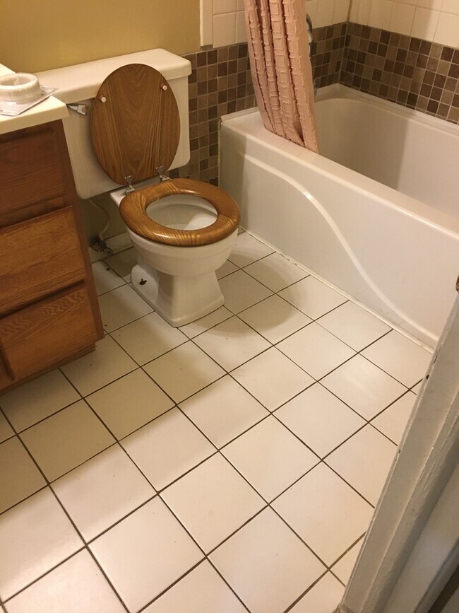 Building Photo - 855 Mulford Ln