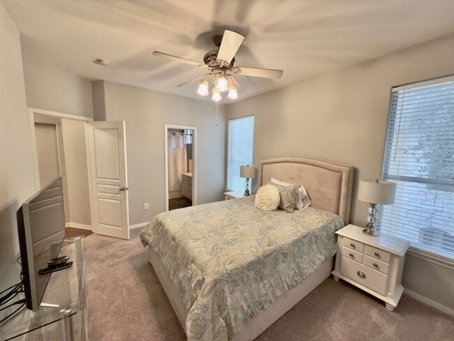 Building Photo - 2 Bedroom Townhome in Westcreek Ranch