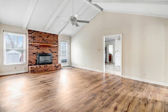 Building Photo - 103 Sallie Pl