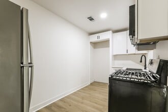 Building Photo - 502 N Jones St