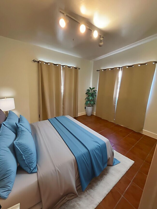Building Photo - Eastside home with privacy on cul-de-sac