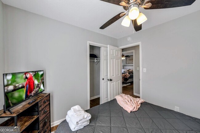 Building Photo - 444 Smyrna Powder Springs Rd SW