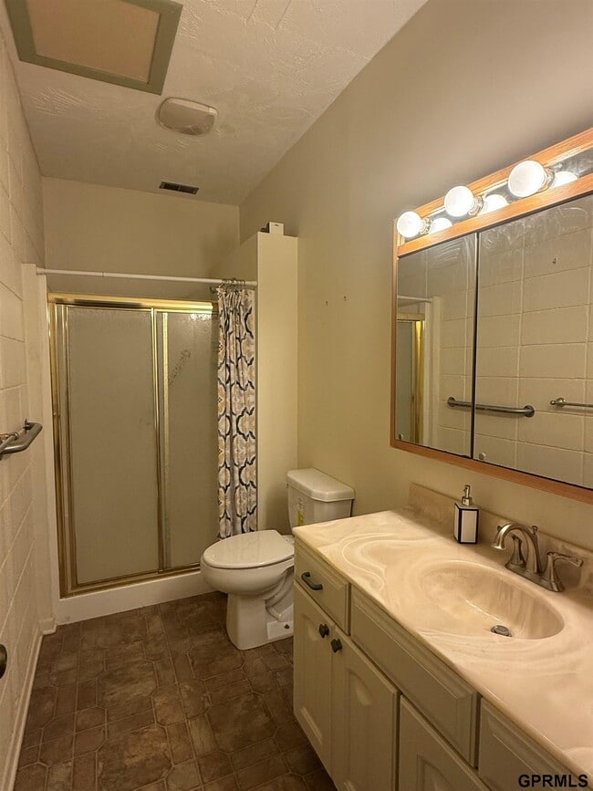 Building Photo - 110 E Mission Ave