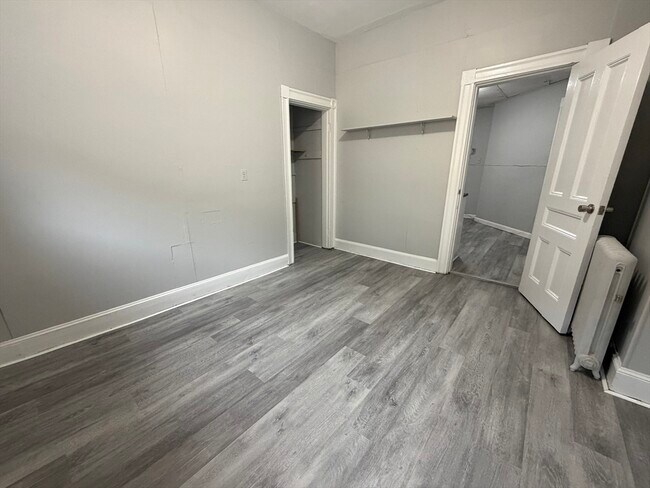 Building Photo - 11 Park St