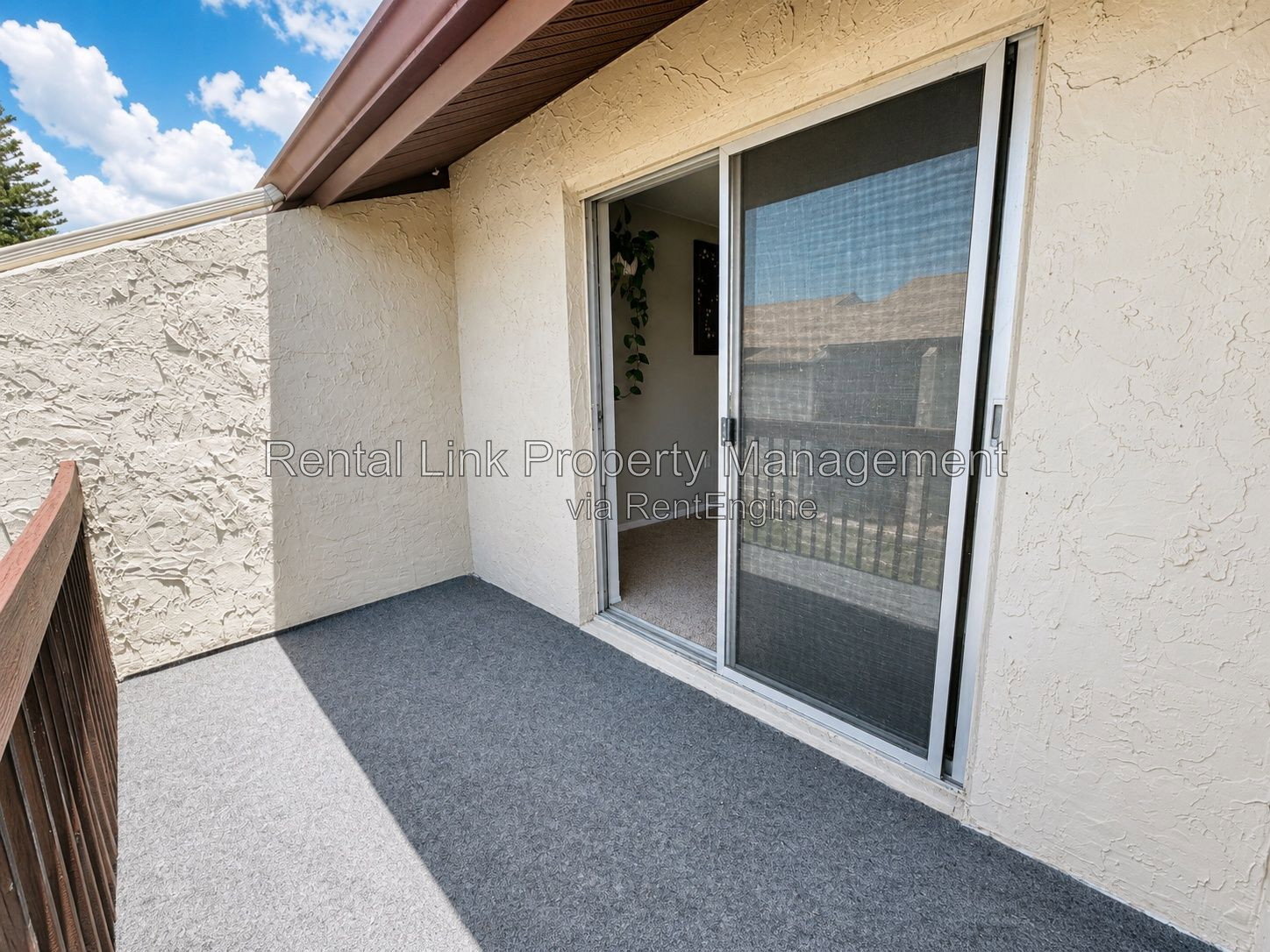 Building Photo - 2709 Hidden Lake Blvd