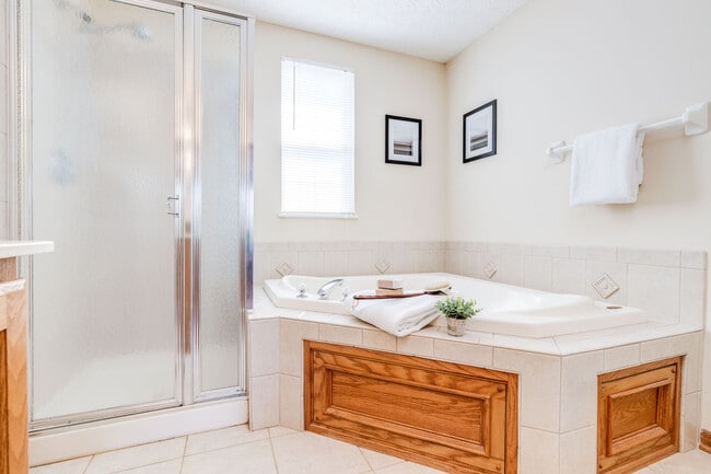 Building Photo - 7225 Bromfield Dr