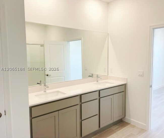 Building Photo - 1375 Orchard Dr