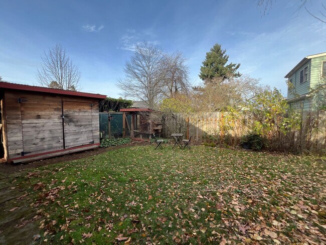 Building Photo - 4643 NE 38th Ave