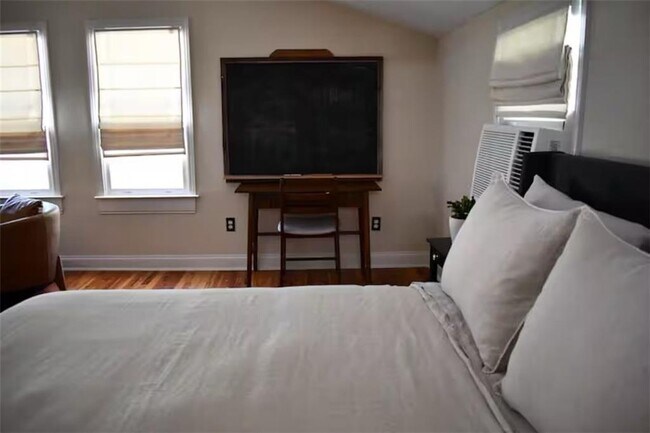 Building Photo - 6 White St NW