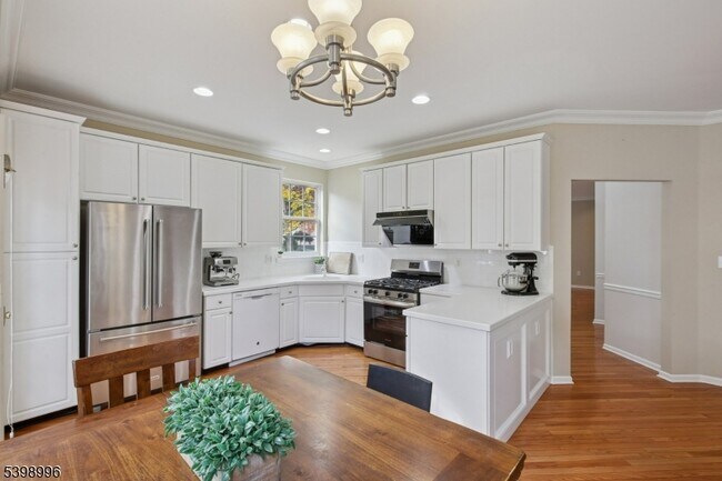 Building Photo - 12 Hansom Rd