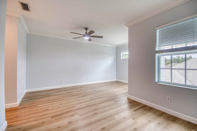 Building Photo - 240 Poinciana Dr