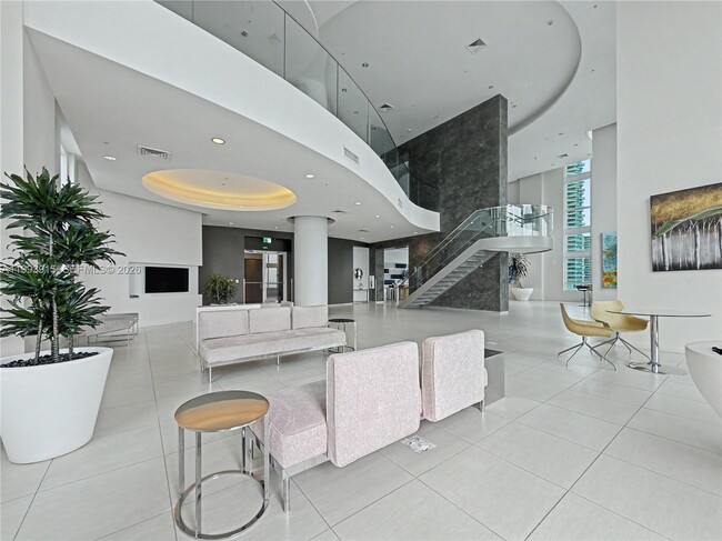 Building Photo - 1900 N Bayshore Dr