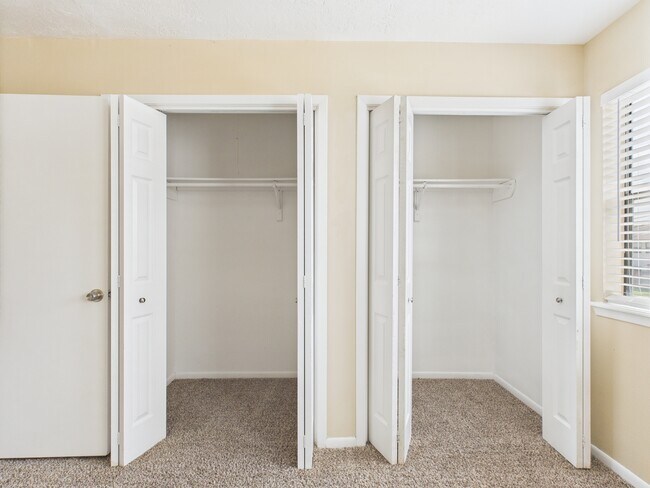 Building Photo - 800 San Pedro Dr