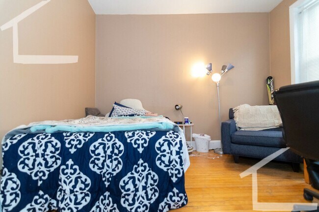 Building Photo - 9/1 Renovated, spacious 4BR/BA near T, BU
