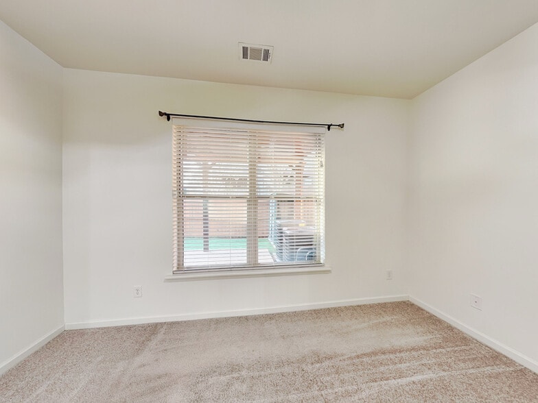 Building Photo - 3221 Creole Ln